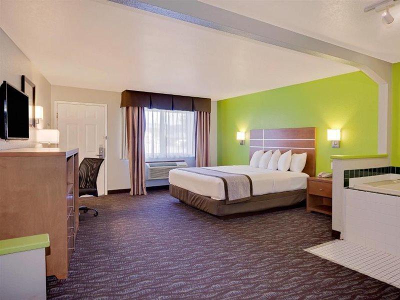 Days Inn & Suites By Wyndham Arcata Extérieur photo