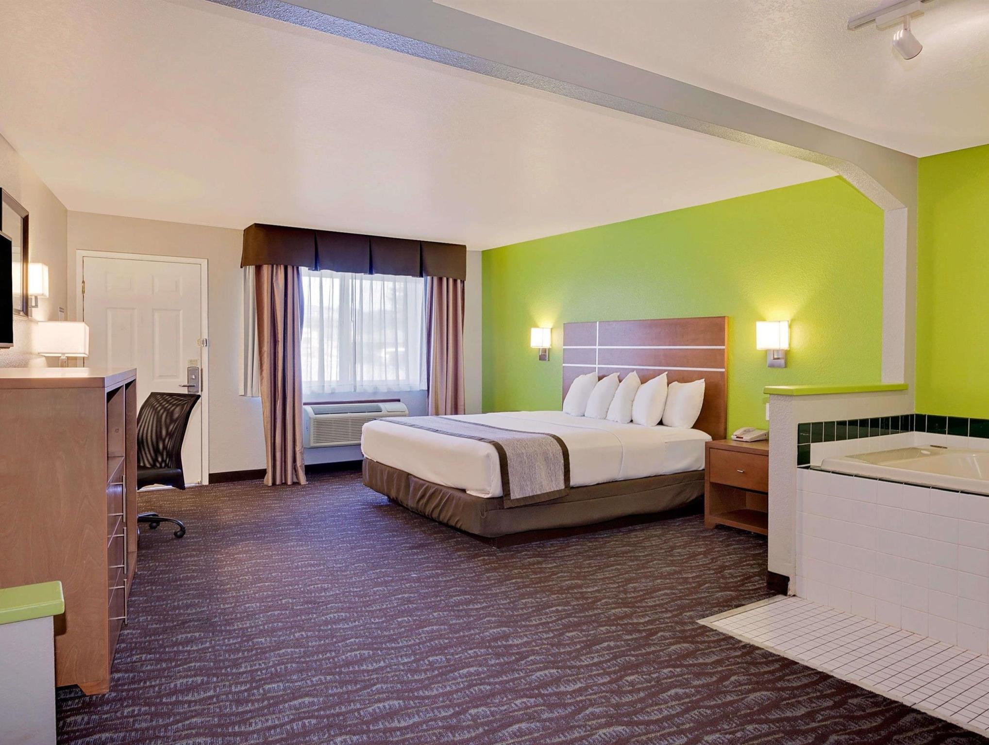 Days Inn & Suites By Wyndham Arcata Extérieur photo