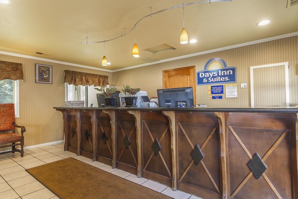 Days Inn & Suites By Wyndham Arcata Extérieur photo