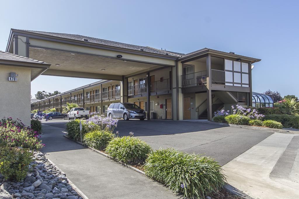 Days Inn & Suites By Wyndham Arcata Extérieur photo