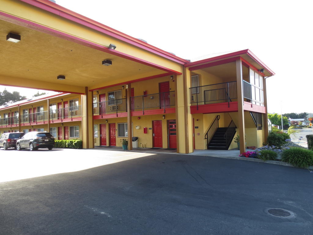 Days Inn & Suites By Wyndham Arcata Extérieur photo